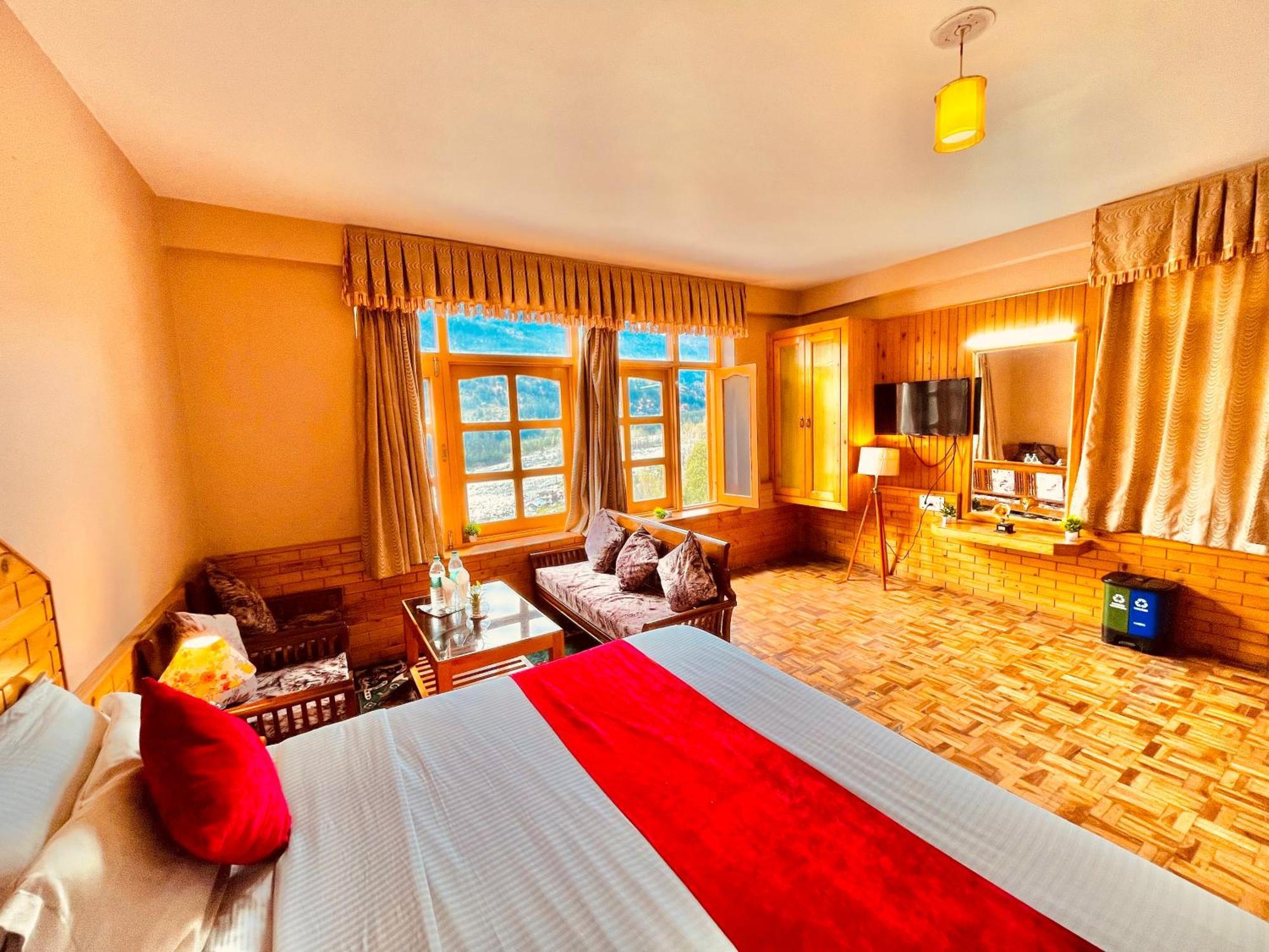 Hotel Hollywood Vibes #Riverview #Premium Rooms #Prime Location #Most Awarded #Parking #Top Rated #Open Terrace #Lawn #Best Selling Hotel In Manali Kültér fotó