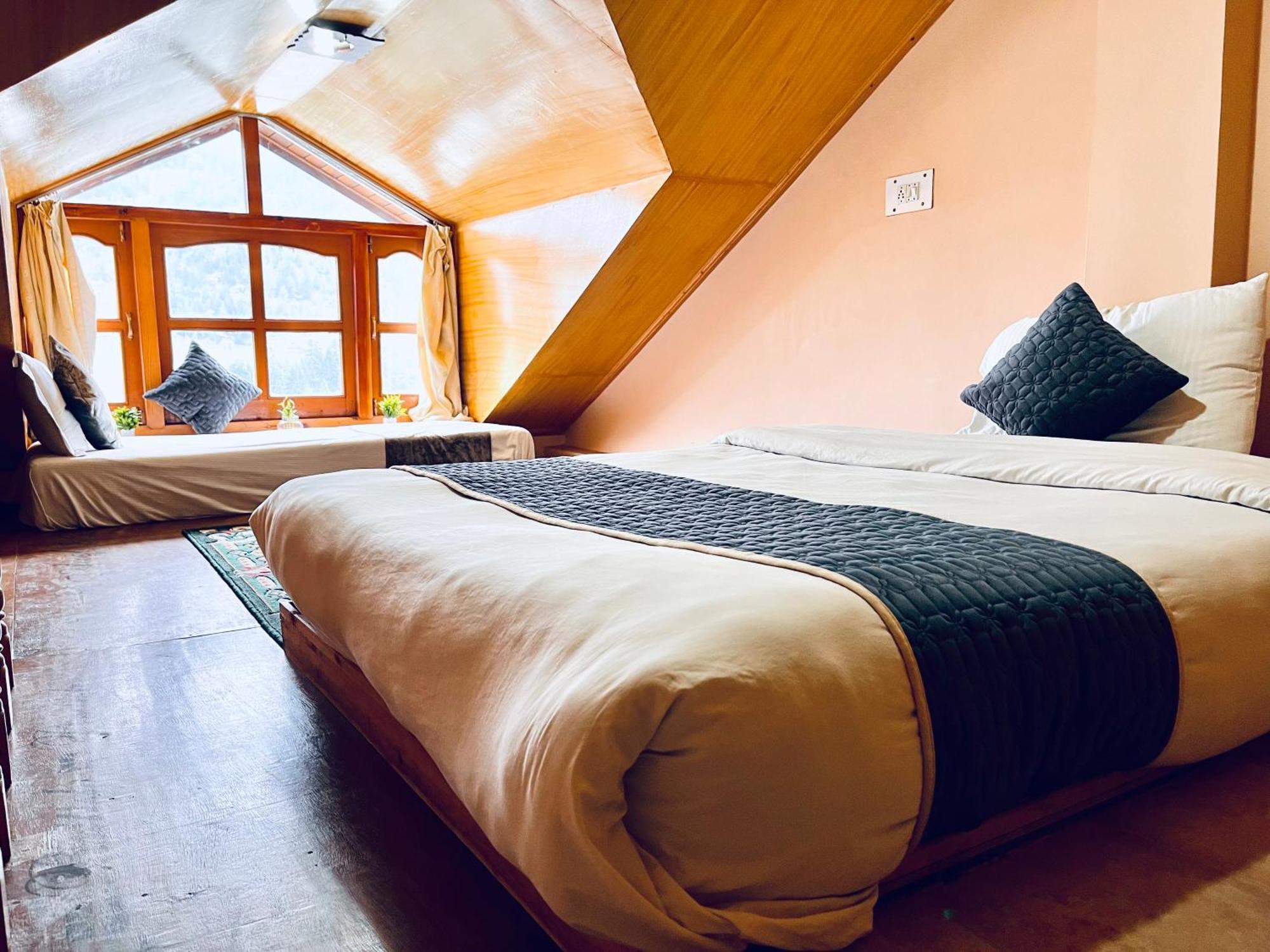 Hotel Hollywood Vibes #Riverview #Premium Rooms #Prime Location #Most Awarded #Parking #Top Rated #Open Terrace #Lawn #Best Selling Hotel In Manali Kültér fotó