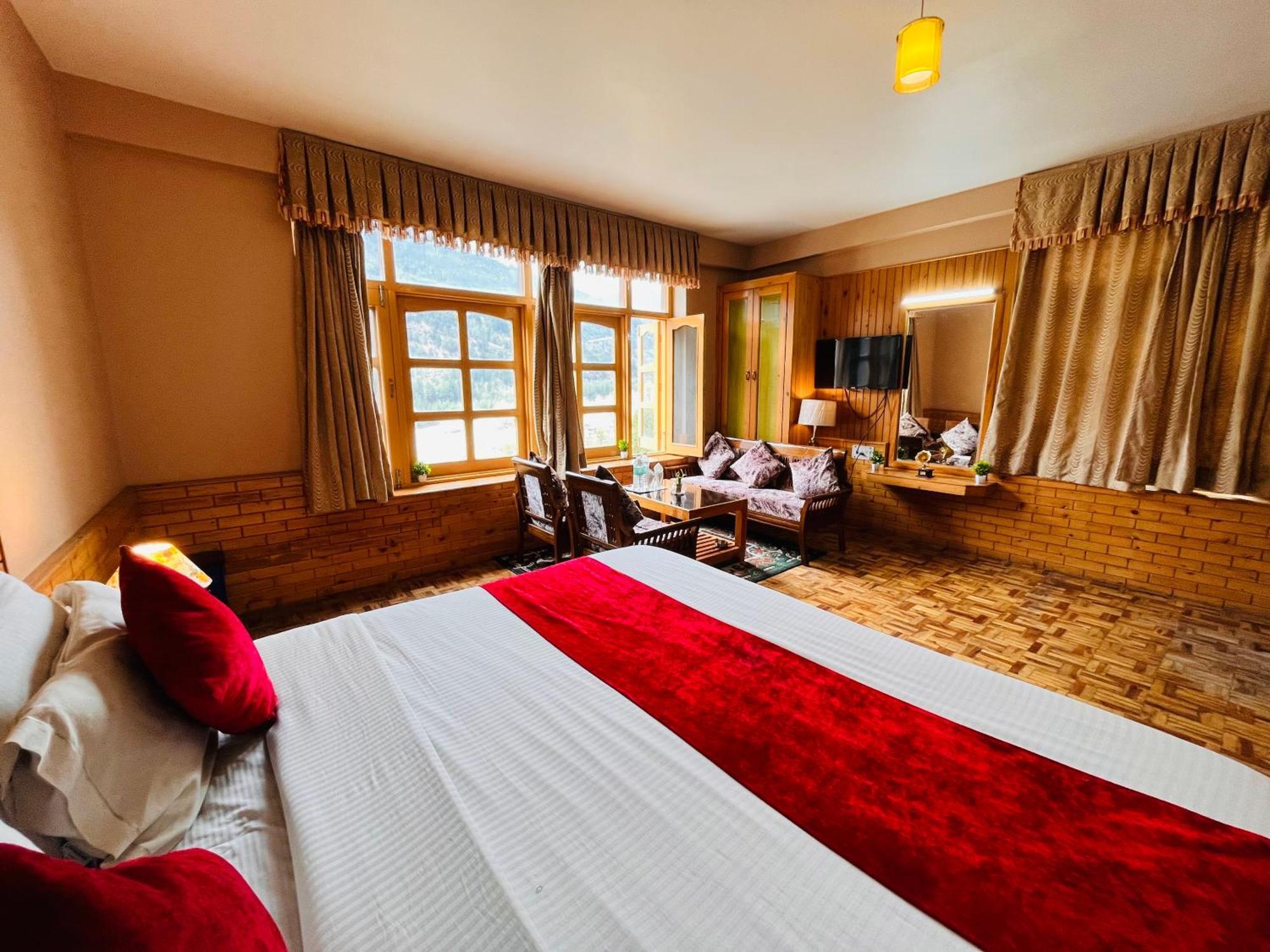 Hotel Hollywood Vibes #Riverview #Premium Rooms #Prime Location #Most Awarded #Parking #Top Rated #Open Terrace #Lawn #Best Selling Hotel In Manali Kültér fotó