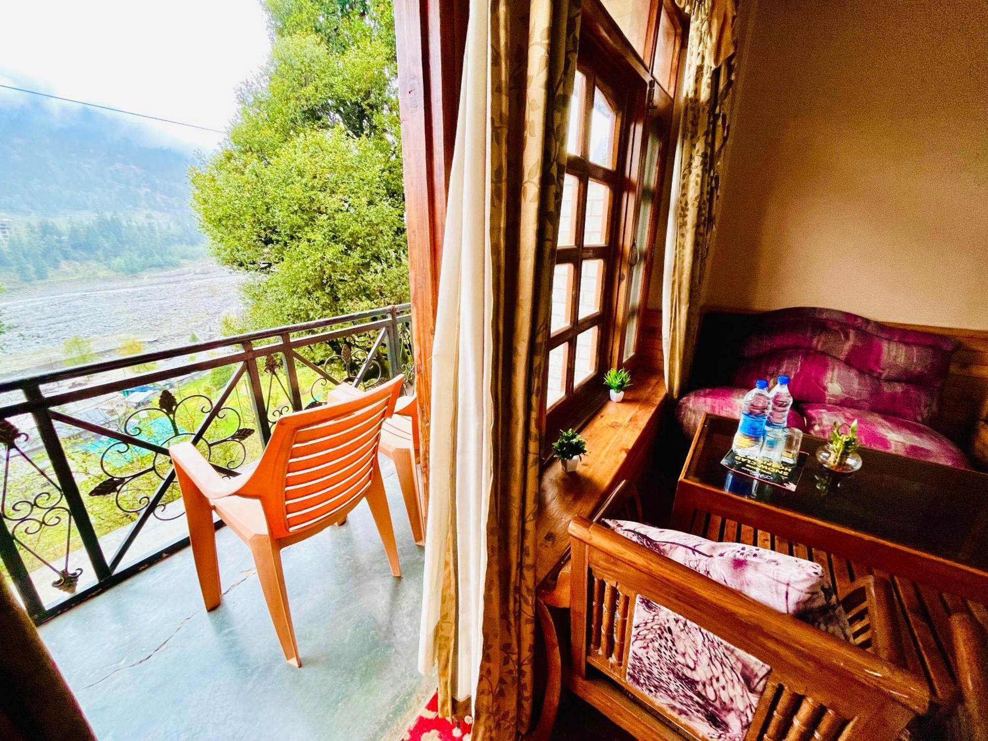 Hotel Hollywood Vibes #Riverview #Premium Rooms #Prime Location #Most Awarded #Parking #Top Rated #Open Terrace #Lawn #Best Selling Hotel In Manali Kültér fotó