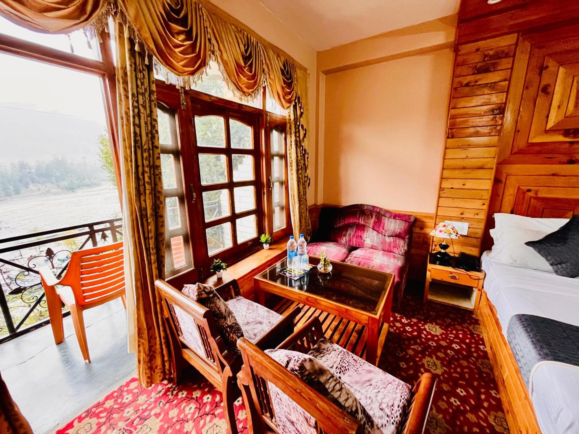 Hotel Hollywood Vibes #Riverview #Premium Rooms #Prime Location #Most Awarded #Parking #Top Rated #Open Terrace #Lawn #Best Selling Hotel In Manali Kültér fotó