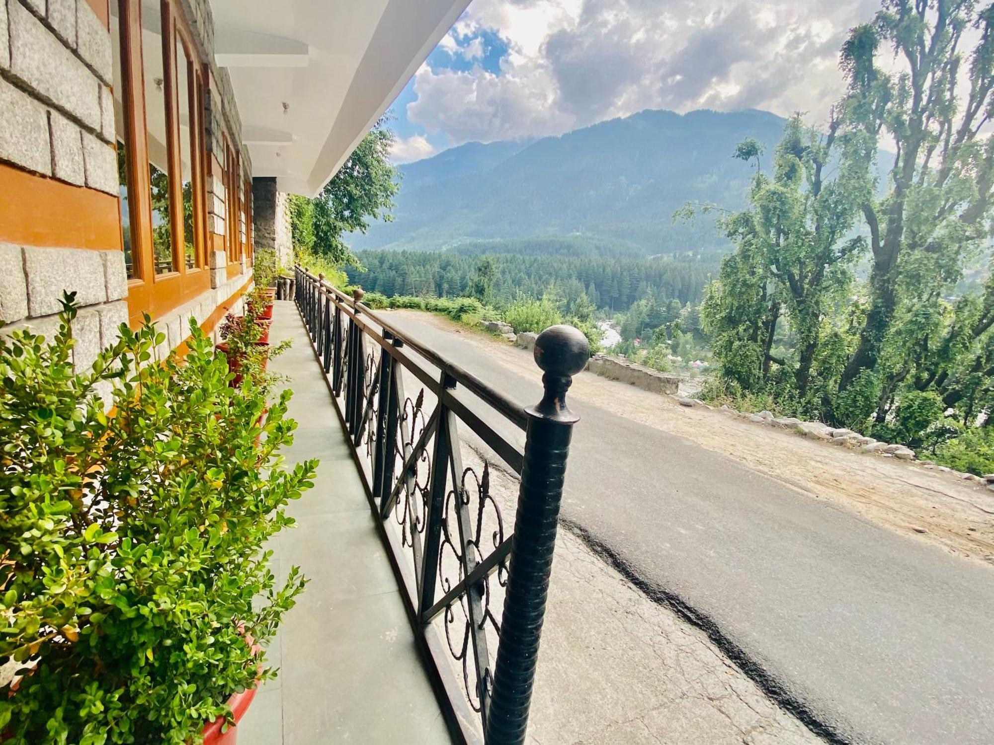 Hotel Hollywood Vibes #Riverview #Premium Rooms #Prime Location #Most Awarded #Parking #Top Rated #Open Terrace #Lawn #Best Selling Hotel In Manali Kültér fotó